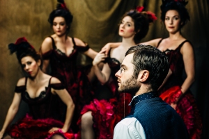 Bobby Steggert as Henri Toulouse-Lautrec and members ofo the cast. Photo by Emma Mead